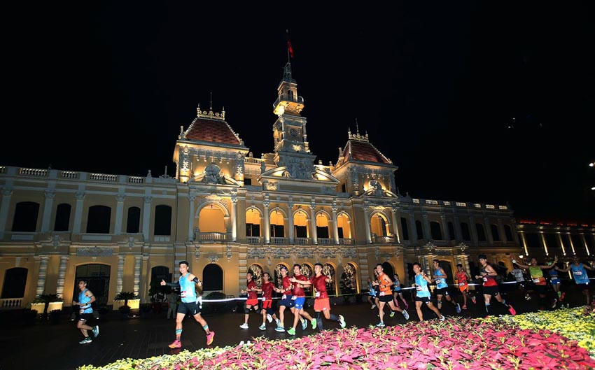 Hồ Chí Minh rực rỡ sắc màu Marathon lần thứ 12 'Tự hào sải bước' - 2