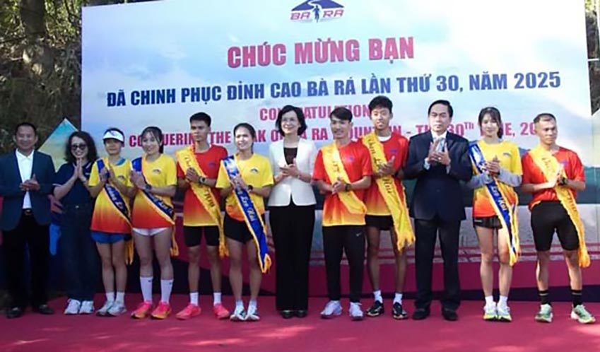 Chinh phục đỉnh cao Bà Rá - 5