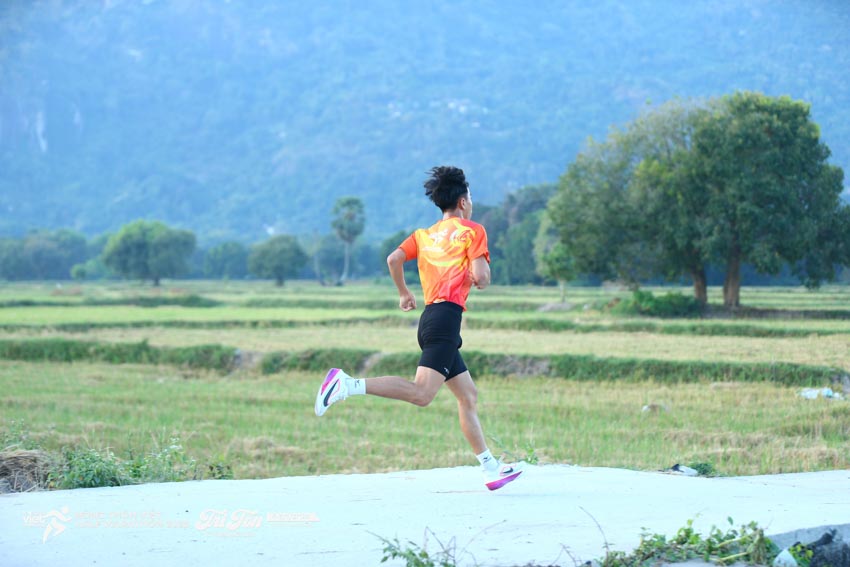 Tri Tôn bừng sáng với hơn 3.000 runner tỏa sáng tại Half Marathon 2025, nơi thể thao gặp thiên nhiên - 12