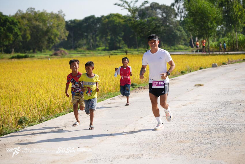 Tri Tôn bừng sáng với hơn 3.000 runner tỏa sáng tại Half Marathon 2025, nơi thể thao gặp thiên nhiên - 5