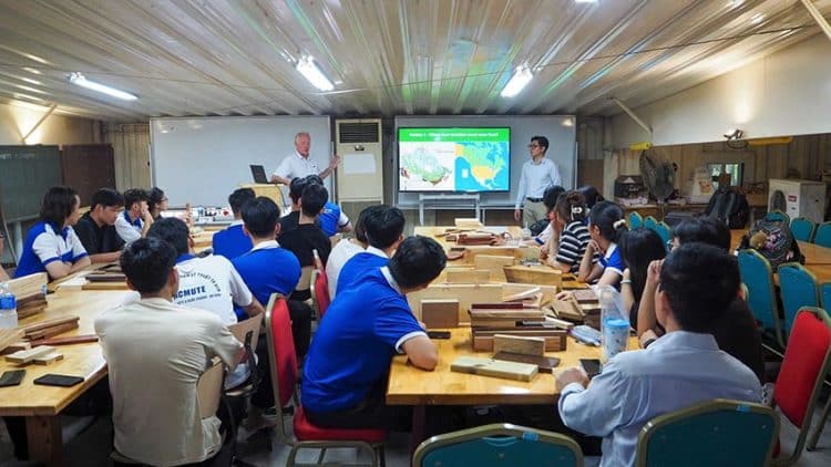 Canadian Wood Việt Nam hợp tác với ĐH SPKT TP.HCM, nâng cao đào tạo ngành gỗ bền vững