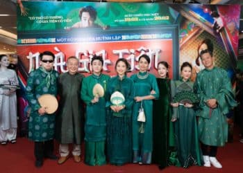 Huỳnh Lập, Phương Mỹ Chi xúc động trong ngày công chiếu đầu tiên của Nhà Gia Tiên, bày tỏ tâm huyết lan toả nét đẹp văn hoá Việt - 4
