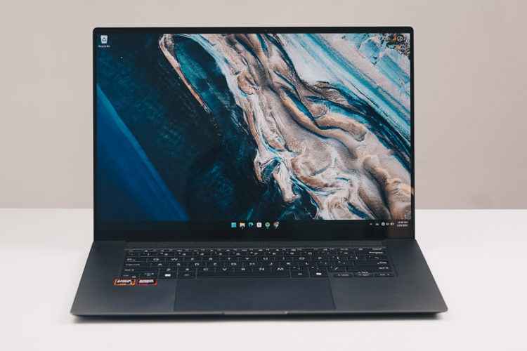 ASUS Zenbook S16 ra mắt: Laptop AI 16-inch mỏng nhẹ nhất, chip AMD Ryzen AI
