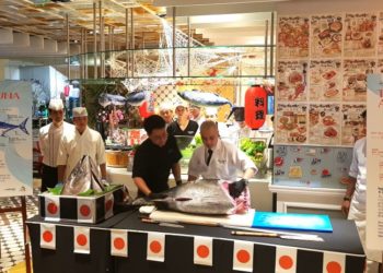 Tiệc buffet “Chợ cá Tsukiji” tại nhà hàng Latest Recipe trong tháng 3