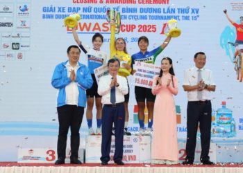 Áo vàng, Áo đỏ Natalia Frolova, Áo xanh Nguyễn Thị Thật và Áo trắng Watabe Kasuga - 11