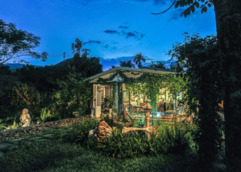 Mặt tiền nhà chính