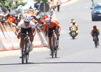 Savva Novikov chinh phục đèo "Vua Leo Núi" đổi chủ, Mikhail Fokin "bảo vệ" áo vàng - 1