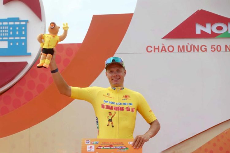 Đà Lạt nghẹt thở Savva Novikov nỗ lực vượt Batt ở vạch đích - 1