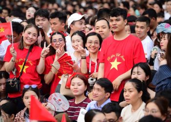 Khi bạn trẻ thể hiện lòng yêu nước