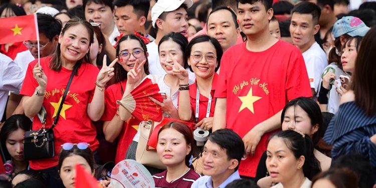 Khi bạn trẻ thể hiện lòng yêu nước