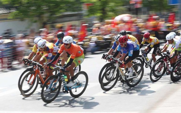 Nick Kergozou “Vô đối' khẳng định sức mạnh tuyệt đối tại giải xe đạp Cúp Truyền hình TPHCM - Tôn Đông Á 2025 - 4