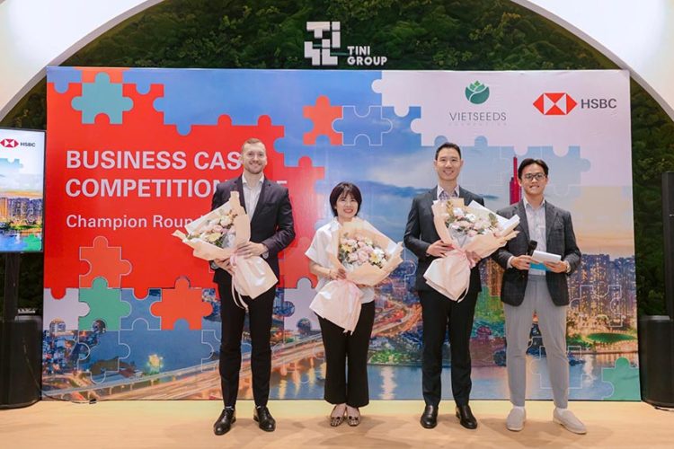 Sinh viên Việt Nam thắng lớn tại cuộc thi Giải quyết Tình huống Kinh doanh HSBC 2025 - 2