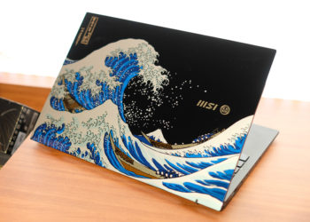 Mẫu laptop MSI Prestige 13 AI+ Ukiyo-e Edition với mặt lưng lấy cảm hứng từ tranh Sóng lừng ngoài khơi Kanagawa tại Computex 2025