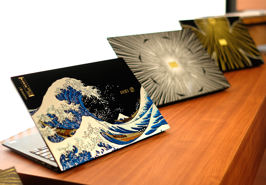 Mẫu laptop MSI Prestige 13 AI+ Ukiyo-e Edition với mặt lưng lấy cảm hứng từ tranh Sóng lừng ngoài khơi Kanagawa tại Computex 2025