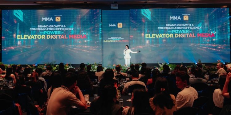 500+ chuyên gia bàn về tương lai truyền thông số ngoài trời