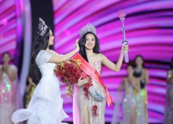 Hà Trúc Linh - Từ nữ sinh tỉnh lẻ đến vương miện Hoa hậu: Một cú chuyển mình của cái đẹp trí tuệ - 5