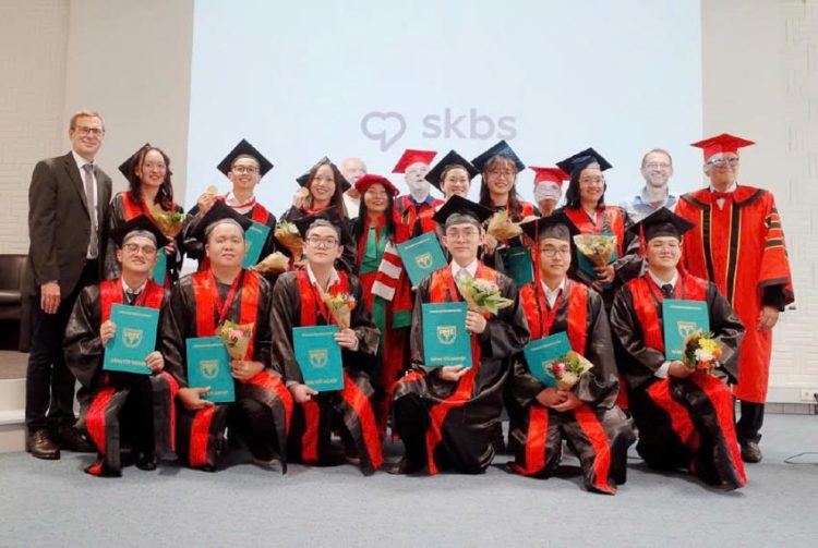 12 bác sĩ Việt Nam tốt nghiệp tại Đức: Không chỉ là tấm bằng, mà là một cầu nối y khoa xuyên quốc gia - 1