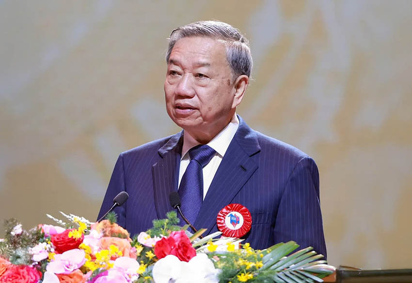 Một thế kỷ đồng hành cùng dân tộc, một hành trình viết bằng ngòi bút và khát vọng