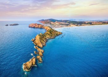 Biệt thự biển The Ocean Resort Quy Nhơn với hồ bơi riêng nhìn ra đại dương, không gian xanh mát và thiết kế sang trọng