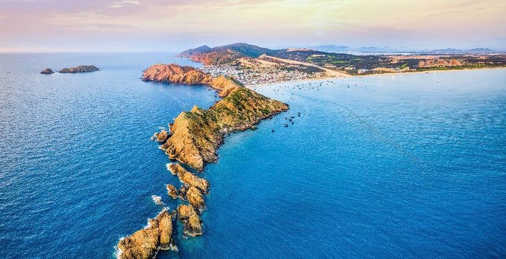 Biệt thự biển The Ocean Resort Quy Nhơn với hồ bơi riêng nhìn ra đại dương, không gian xanh mát và thiết kế sang trọng