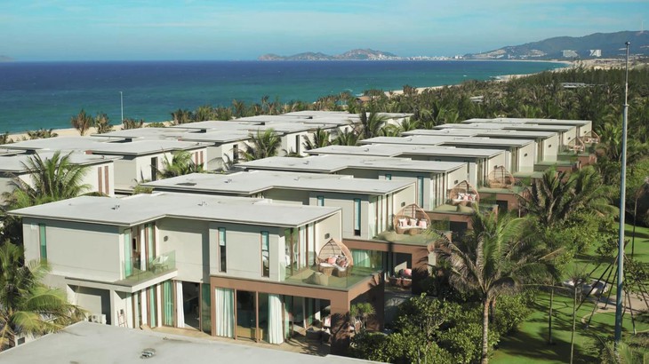 Biệt thự biển The Ocean Resort Quy Nhơn với hồ bơi riêng nhìn ra đại dương, không gian xanh mát và thiết kế sang trọng