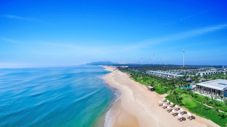 Biệt thự biển The Ocean Resort Quy Nhơn với hồ bơi riêng nhìn ra đại dương, không gian xanh mát và thiết kế sang trọng