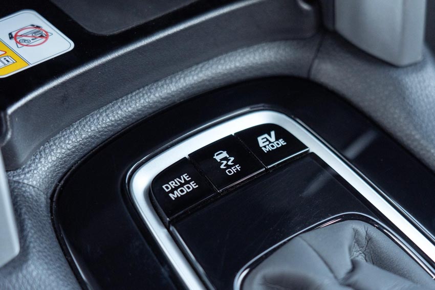 Corolla Cross ưu đãi lớn tháng 6 – Thời điểm vàng để xuống tiền - 4