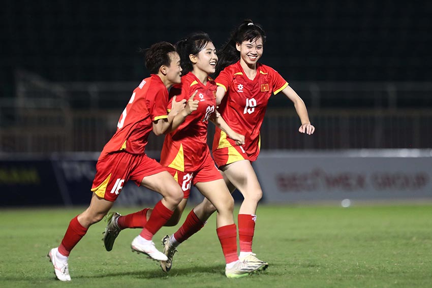 U19 nữ Thái Lan Vô Địch Giải Đông Nam Á 2025 sau khi đánh bại U19 nữ Việt Nam 3-1 - 1