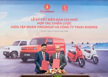 Vingroup bắt tay Shopee: Tăng tốc logistics số bằng xe điện và đô thị thông minh