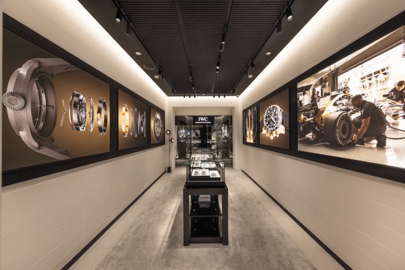  IWC Hanoi Boutique-dau tien tai Viet Nam