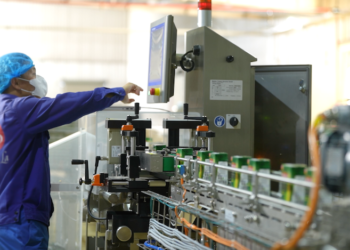 Dây chuyền đồ hộp giấy Tetra Recart của Tetra Park