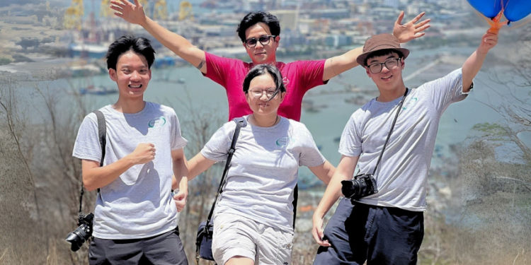 Ba học sinh Việt Nam trong đội Hải Đăng chuẩn bị tham dự Festival Nhiếp ảnh Quốc tế tại Hokkaido, Nhật Bản năm 2025