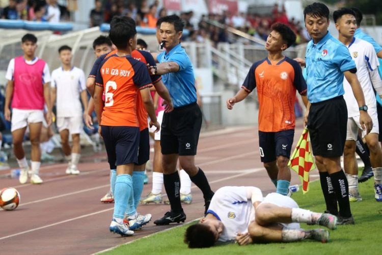 U21 SLNA Thắng Kịch Tính TP.HCM Trong Trận Cầu 'Mưa Thẻ' Mở Màn Giải U21 Quốc Gia 2025 - 2