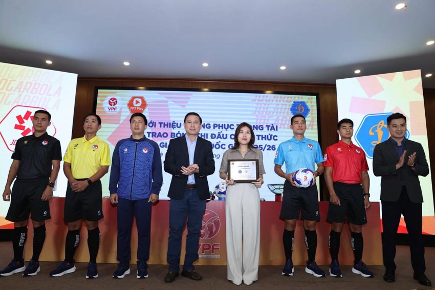 Lễ Bốc thăm LPBank V.League 1-2025/26: Cuộc chiến trụ hạng gấp đôi, tăng nhiệt Derby - 2
