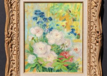 Tác phẩm Les Pivoines của Lê Phổ, thể hiện bó mẫu đơn nở giữa nền xanh lá – vàng, có bóng dáng thiếu nữ thấp thoáng phía sau