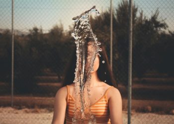 Có thật phải uống 8 ly nước mỗi ngày?