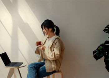 Áp lực chi tiêu trong đời sống hiện đại.