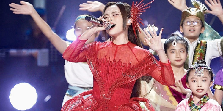 Giải Ba Sing! Asia – Nhưng trong lòng chúng ta, Phương Mỹ Chi là số Một