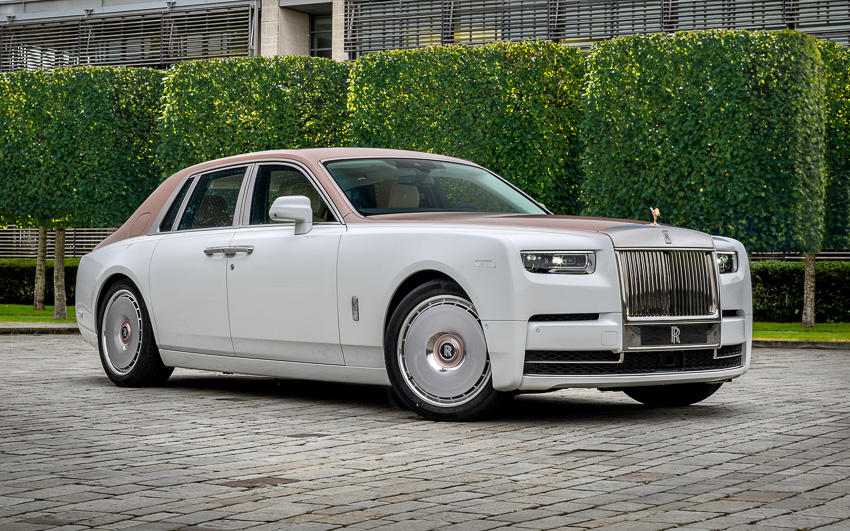 Hình ảnh chi tiết nội thất thêu tay của Rolls-Royce Phantom Dentelle độc bản