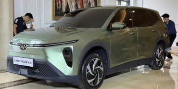 Khi giấc mơ xe điện Việt chạm đến từng con phố