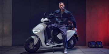 Xe máy điện và cuộc đua lùi không phanh