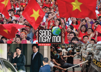 Người dân Việt Nam chuẩn bị duyệt binh Quốc khánh 2/9 trong không khí rợp cờ đỏ sao vàng.