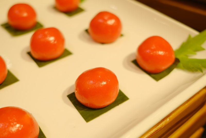bánh gấc chay - ẩm thực mùa Vu Lan