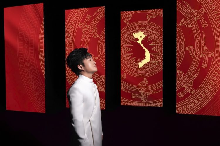 Tùng Dương & Nguyễn Văn Chung - Việt Nam - Tự hào tiếp bước tương lai