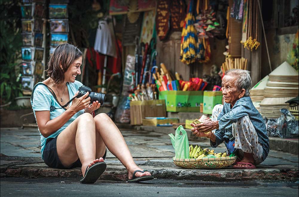 Chợ búa cõi người