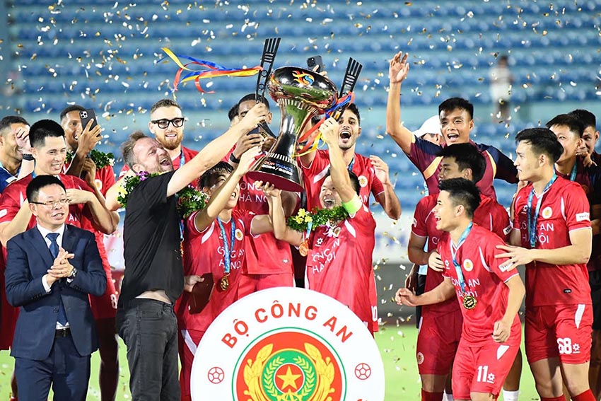 Công An Hà Nội lần đầu vô địch Siêu Cúp Quốc gia 2024 - 2025 - 1