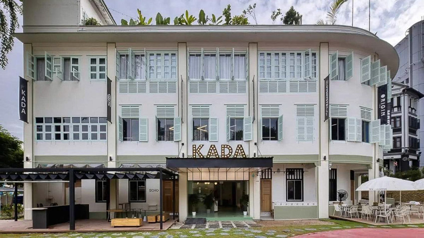 Giữa dòng chảy đô thị, KADA vẫn lưu giữ mặt tiền kiến trúc thuộc địa nguyên bản. Ảnh: Little Steps Asia