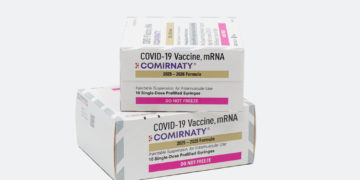 Vắc xin COVID-19 thế hệ mới: FDA siết quy định, liệu có ảnh hưởng tiếp cận cộng đồng?