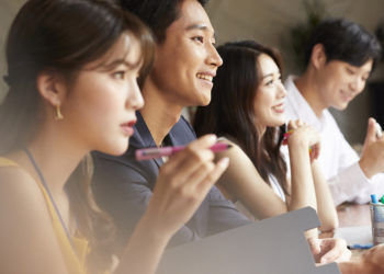 Giá trị tấm bằng: Khi thị trường lao động Việt Nam thay đổi luật chơi