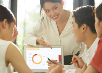 Tương lai việc làm và kỹ năng tại Việt Nam: Sống sót và dẫn đầu trong kỷ nguyên AI